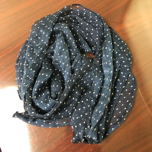 Accessories - Blue polka dot fabric scarf🧣